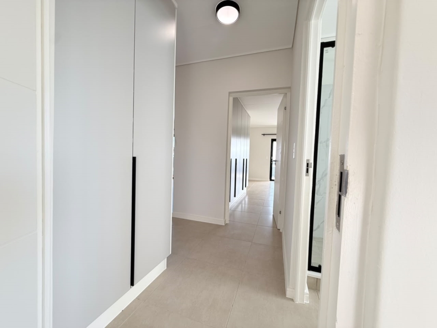 To Let 2 Bedroom Property for Rent in De Zicht Estate Western Cape